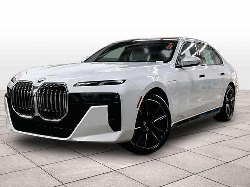 2026 BMW 750e xDrive