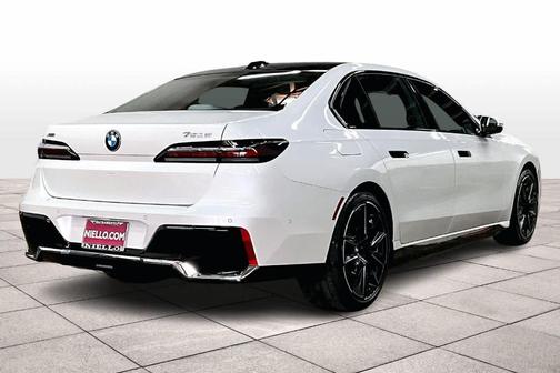 2026 BMW 750e xDrive