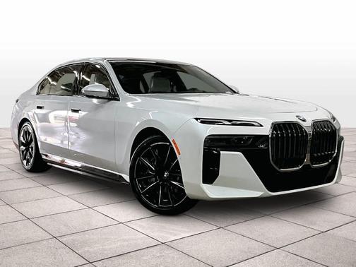 2026 BMW 750e xDrive