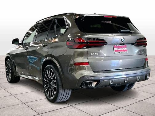 Manhattan Green Metallic 2026 BMW X5 xDrive40i