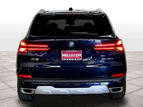 Tanzanite Blue II Metallic 2026 BMW X5 PHEV xDrive50e