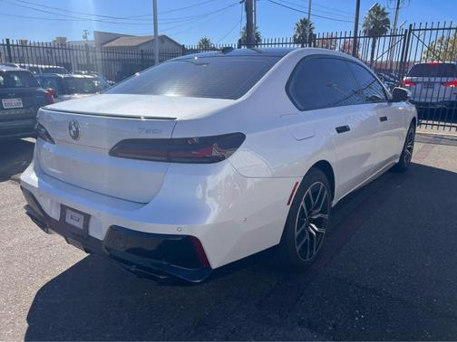 2023 BMW 760 760i xDrive