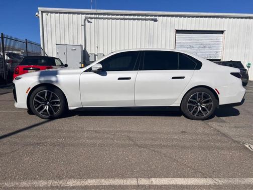 2023 BMW 760 760i xDrive