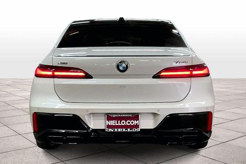 2023 BMW 760 760i xDrive