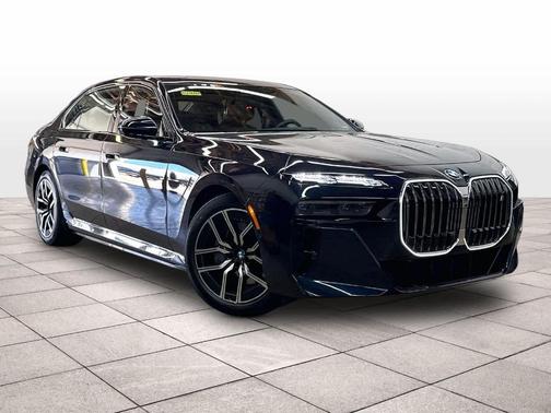 Carbon Black Metallic 2024 BMW i7 xDrive60