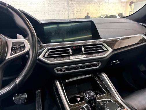 Mineral White Metallic 2023 BMW X6 xDrive40i