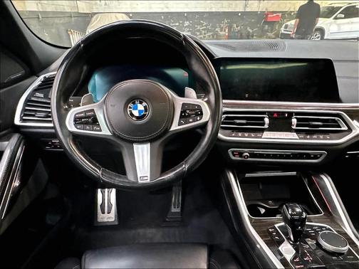 Mineral White Metallic 2023 BMW X6 xDrive40i