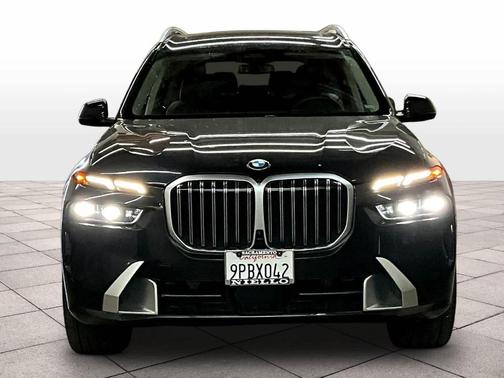 Black Sapphire Metallic 2025 BMW X7 xDrive40i