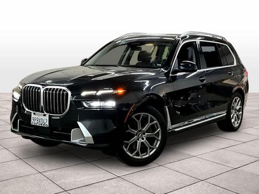 Black Sapphire Metallic 2025 BMW X7 xDrive40i