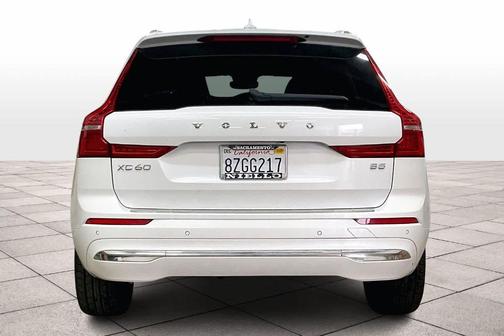 2022 Volvo XC60 B5 Inscription