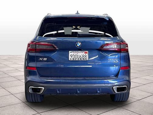 Phytonic Blue Metallic 2023 BMW X5 xDrive40i