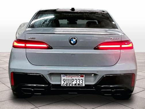 2025 BMW 760 760i xDrive