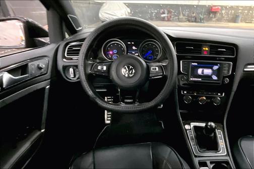 2017 Volkswagen Golf R 4-Door