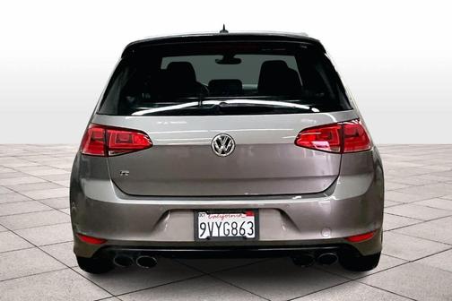 2017 Volkswagen Golf R 4-Door