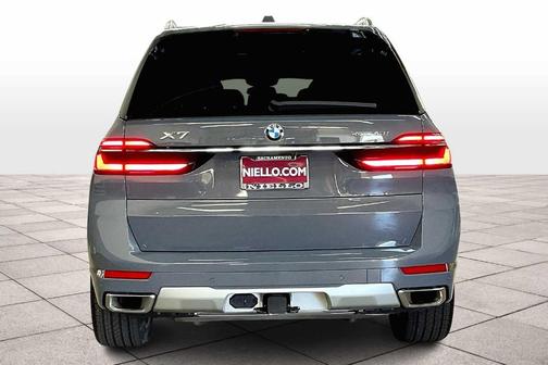 2024 BMW X7 xDrive40i