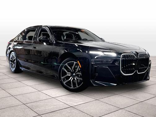 Black Sapphire Metallic 2026 BMW 750e xDrive