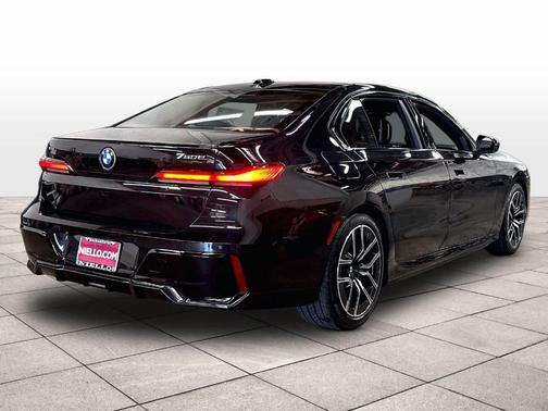 Black Sapphire Metallic 2026 BMW 750e xDrive