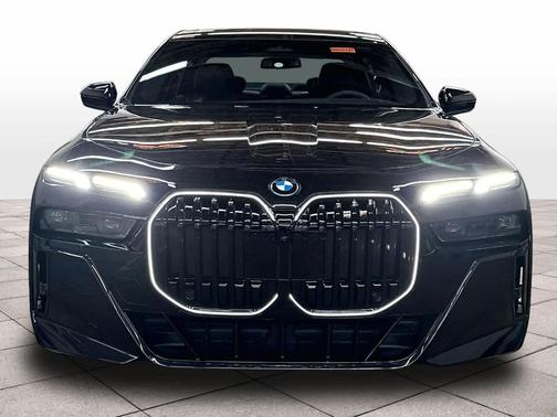 Black Sapphire Metallic 2026 BMW 750e xDrive