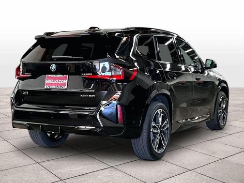 Black Sapphire Metallic 2026 BMW X1 xDrive28i