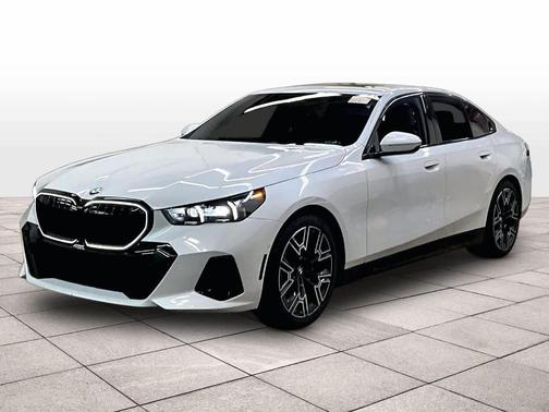 Mineral White Metallic 2026 BMW 530 i