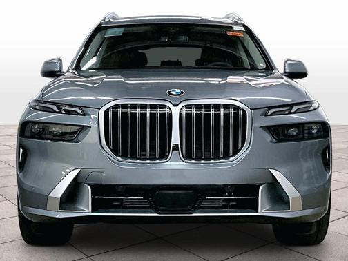 Gray Metallic 2026 BMW X7 xDrive40i