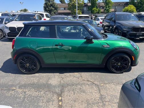 2024 MINI SE Hardtop Cooper