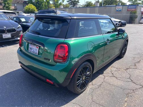 2024 MINI SE Hardtop Cooper
