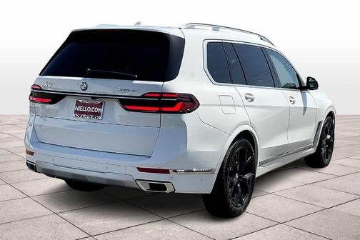 2025 BMW X7 xDrive40i