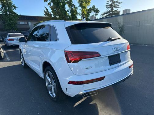 2024 Audi Q5 45 S line quattro Premium