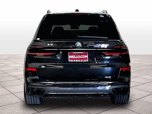 2026 BMW X7 M60i
