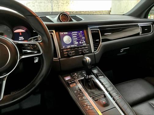 White 2016 Porsche Macan S