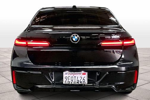 2023 BMW 740 i
