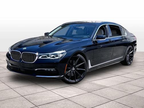 Black Sapphire Metallic 2018 BMW 750 i