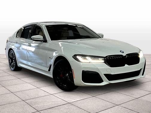 Alpine White 2023 BMW 530e 530e xDrive