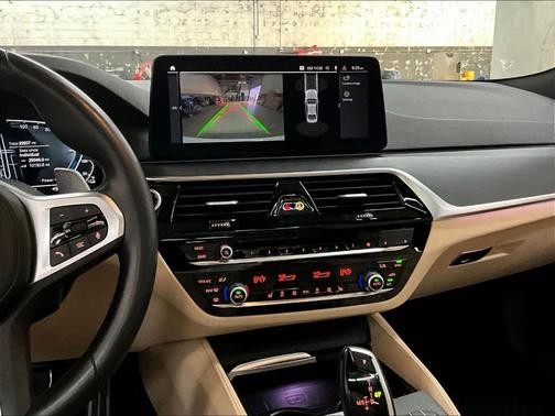 Alpine White 2023 BMW 530e 530e xDrive