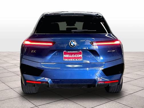 2025 BMW iX xDrive50