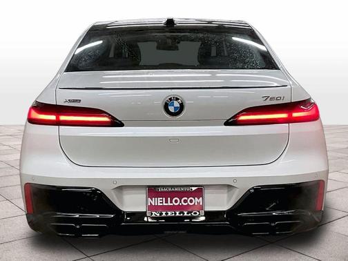 2026 BMW 760 760i xDrive