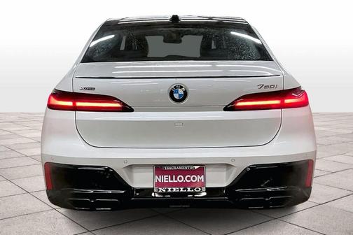 2026 BMW 760 760i xDrive