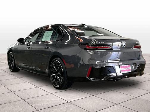 2026 BMW 750e xDrive