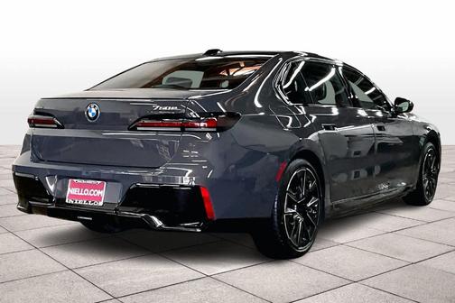 2026 BMW 750e xDrive