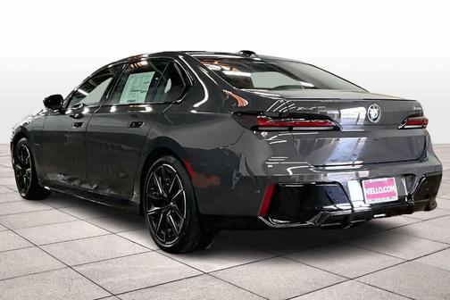 2026 BMW 750e xDrive