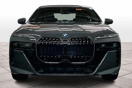 2026 BMW 750e xDrive