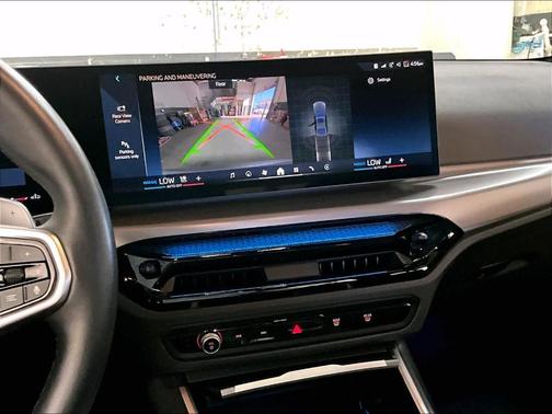 2025 BMW 330 i xDrive