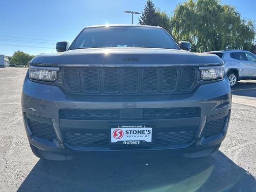 Metallic 2025 Jeep Grand Cherokee L Laredo