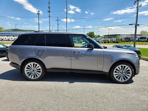 Eiger Grey 2026 Land Rover Range Rover P400 SE 7 Seat