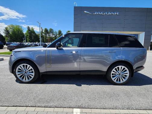 Eiger Grey 2026 Land Rover Range Rover P400 SE 7 Seat