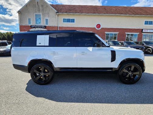 2023 Land Rover Defender X-Dynamic SE