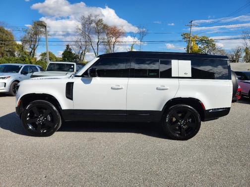 2023 Land Rover Defender X-Dynamic SE