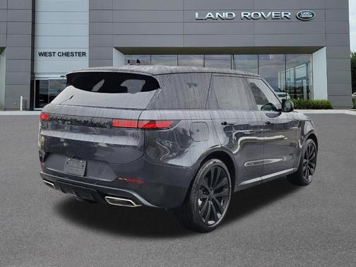 2026 Land Rover Range Rover Sport SE
