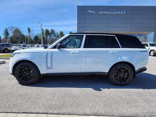 2026 Land Rover Range Rover P530 SE 7 Seat